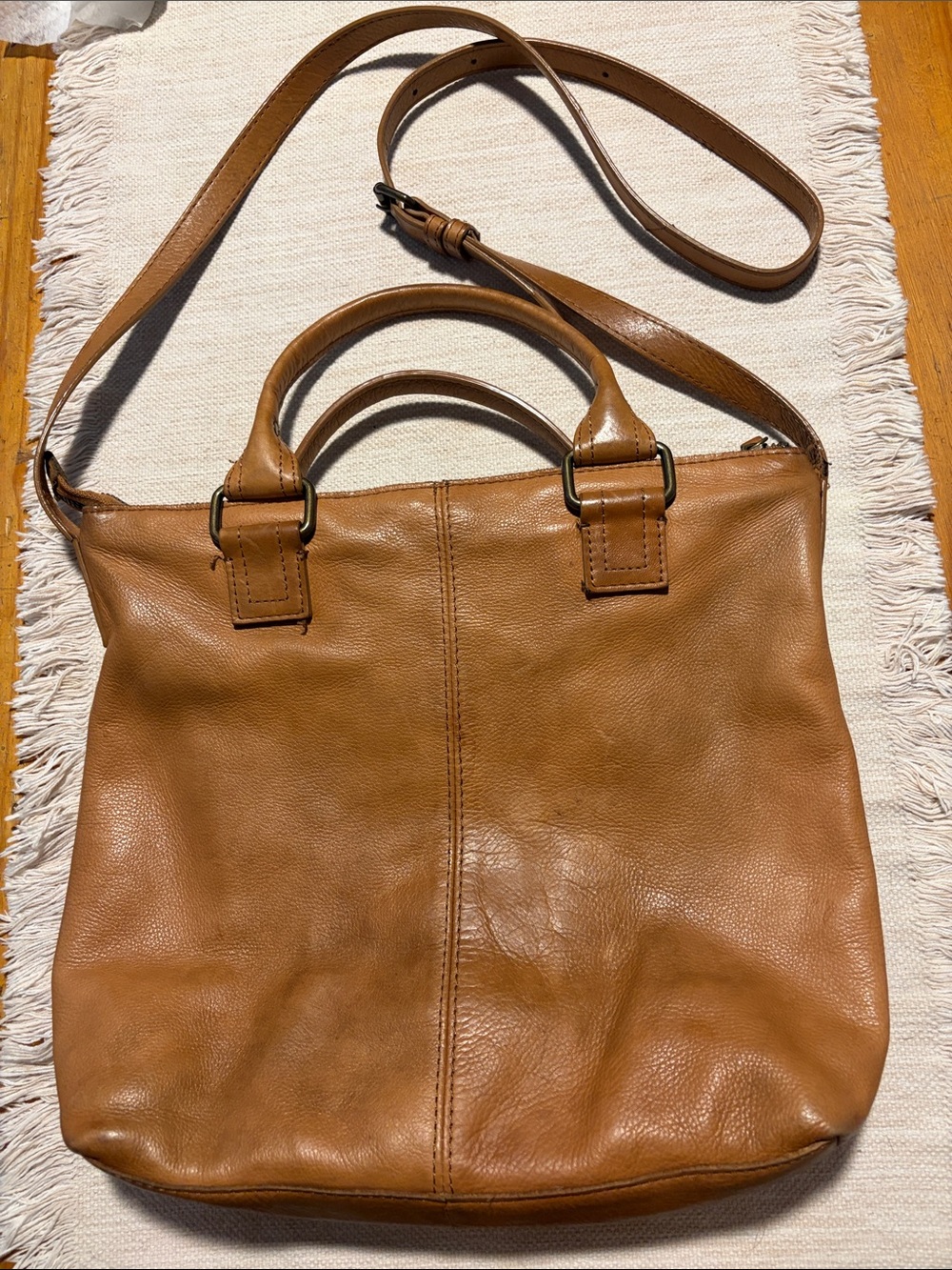 American Leather Co.Classic Tan Leather Crossbody Tote Bag with Front Zip Pocket - Picture 4 of 14